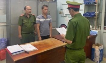 Tấn công hàng xóm vì hát kara quá ồn, một người đàn ông bị bắt-ongkinh