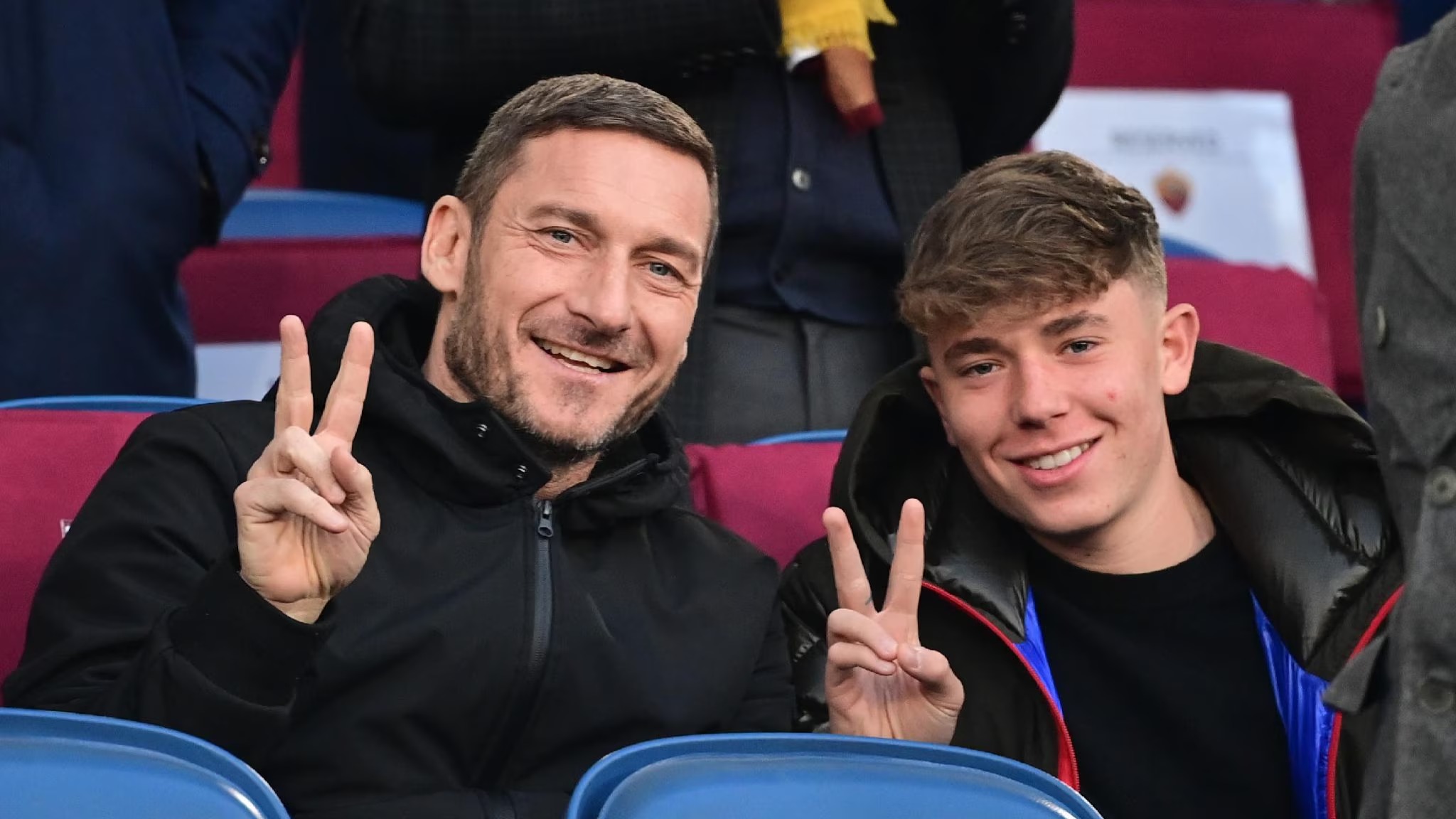 Con trai huyền thoại Totti giải nghệ ở tuổi 17-ongkinh