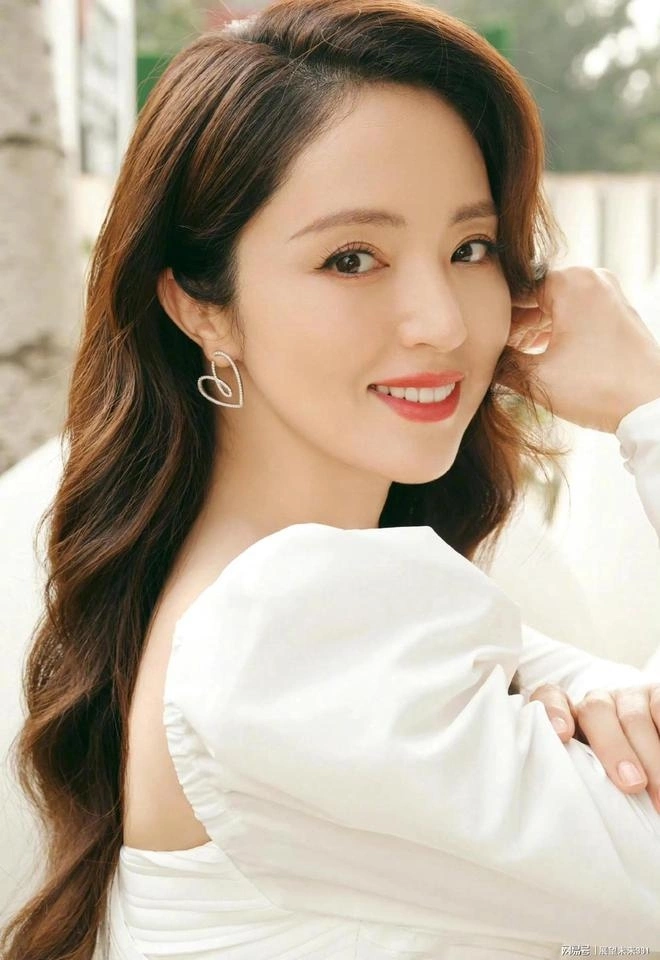 Đổng Tuyền và chồng mới cưới "sống ly thân" ngay sau hôn lễ - Ongkinh