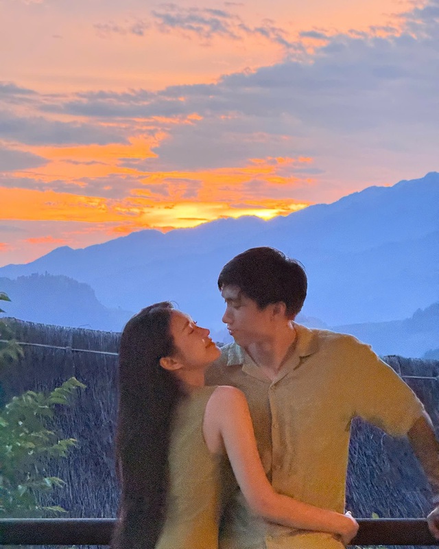 "Đố tìm được ai đẹp hơn vợ cầu thủ Đoàn Văn Hậu"
