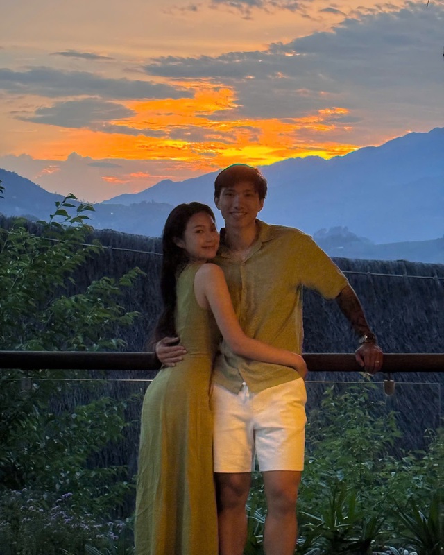 "Đố tìm được ai đẹp hơn vợ cầu thủ Đoàn Văn Hậu"