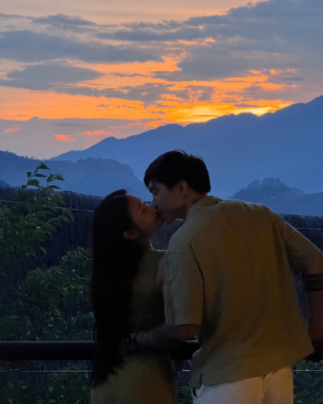"Đố tìm được ai đẹp hơn vợ cầu thủ Đoàn Văn Hậu"
