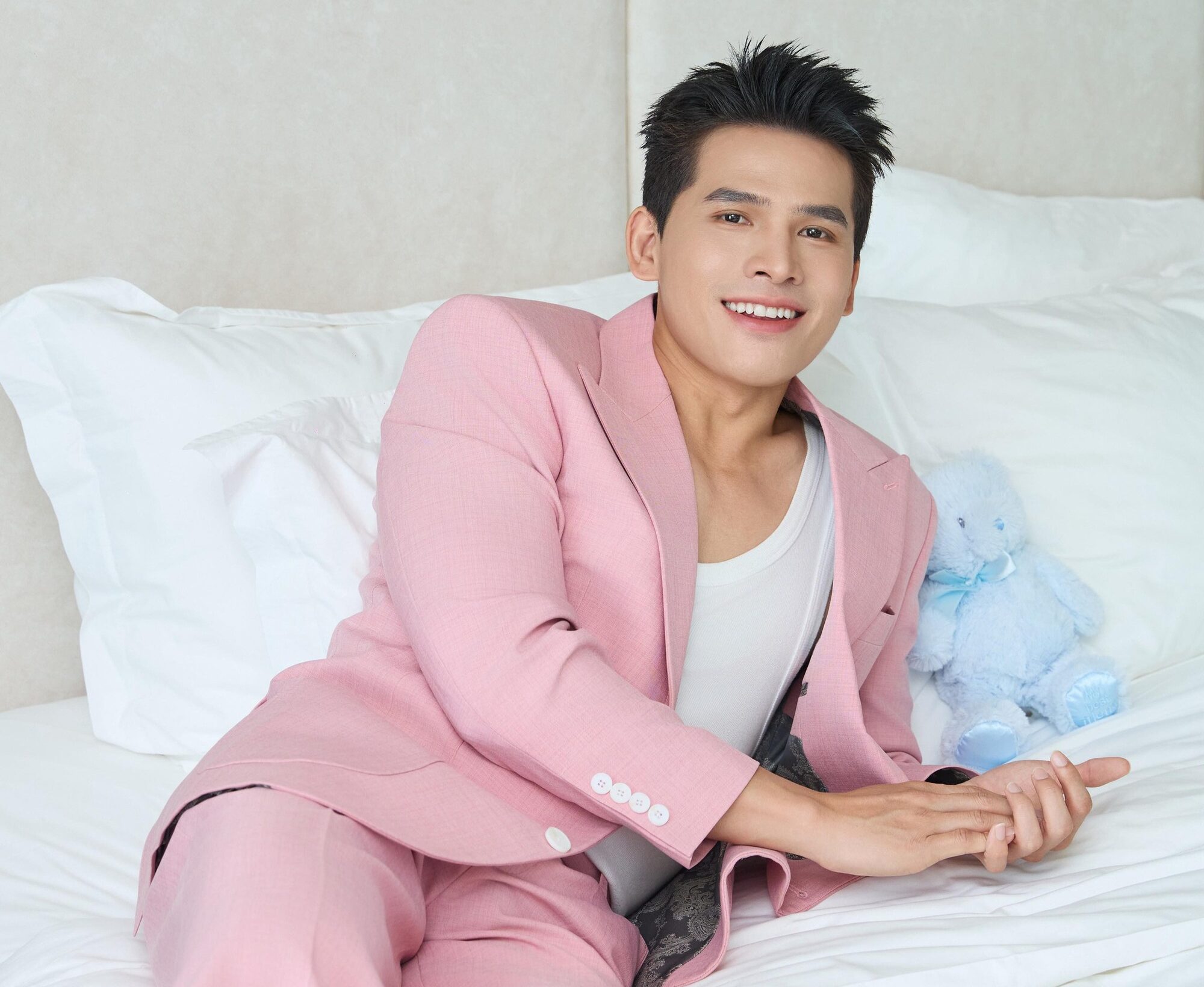 Quốc Thiên: Quán quân Vietnam Idol "dao kéo" theo lời thầy phong thủy - Ongkinh