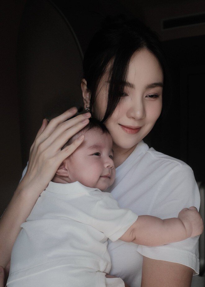 Mai Ngọc hé lộ khoảnh khắc rõ nét của con trai gần 3 tháng tuổi