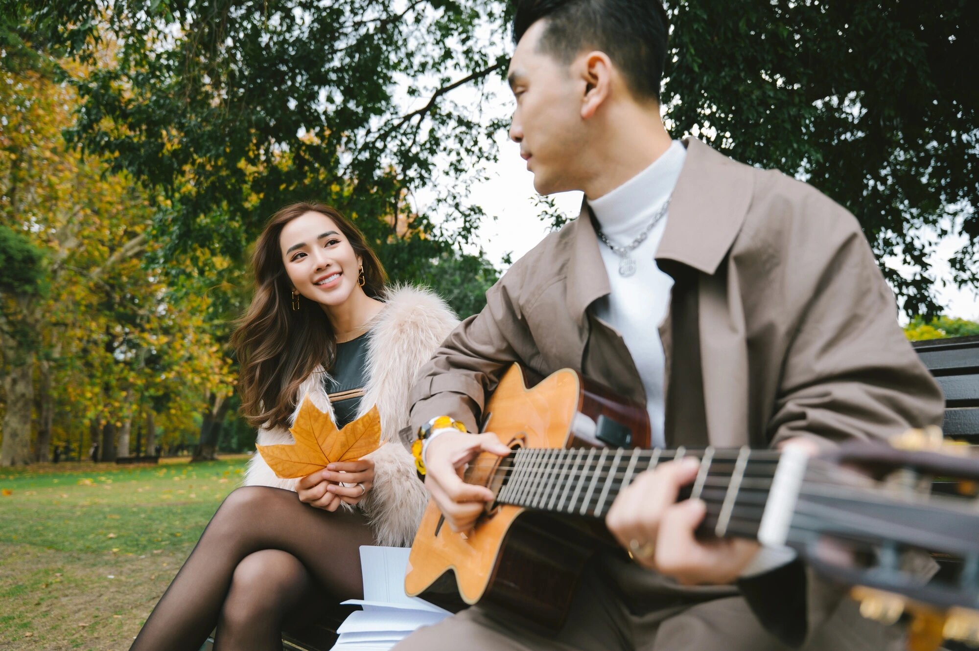 Ưng Hoàng Phúc lần đầu đưa vợ vào MV