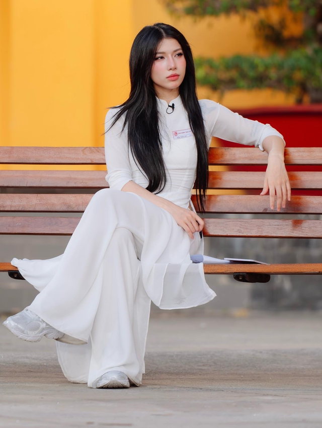 LyHan lộ hình ảnh sử dụng thuốc lá điện tử