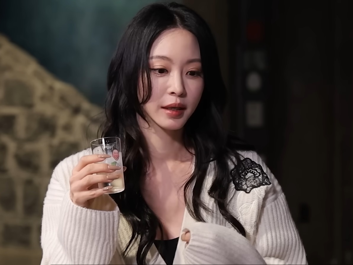 Han Ye Seul gợi cảm với bikini nóng bỏng trên du thuyền - Ongkinh