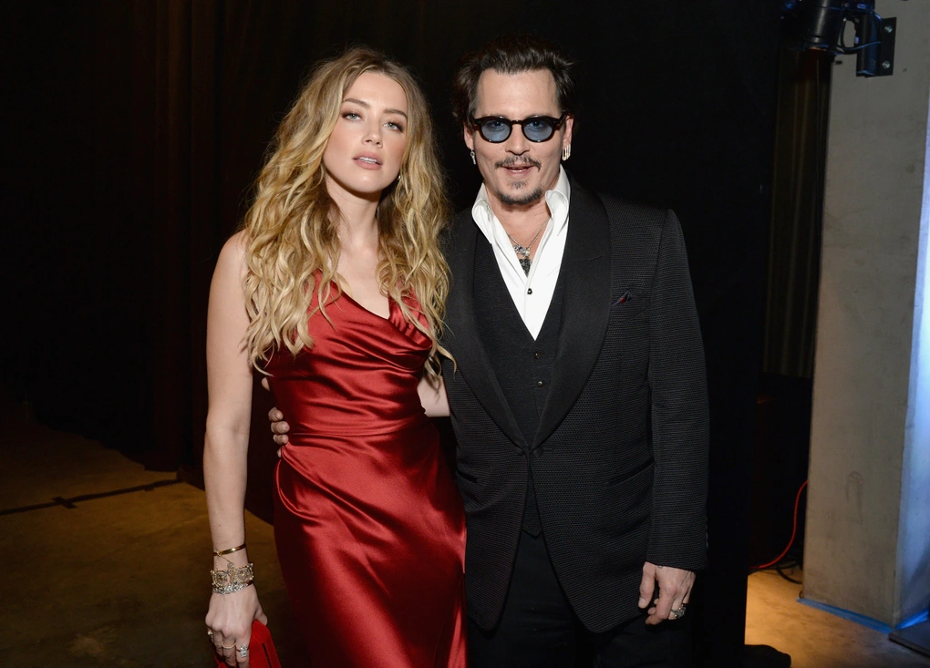 Amber Heard trở lại sân khấu sau khi đón cặp song sinh - Ongkinh