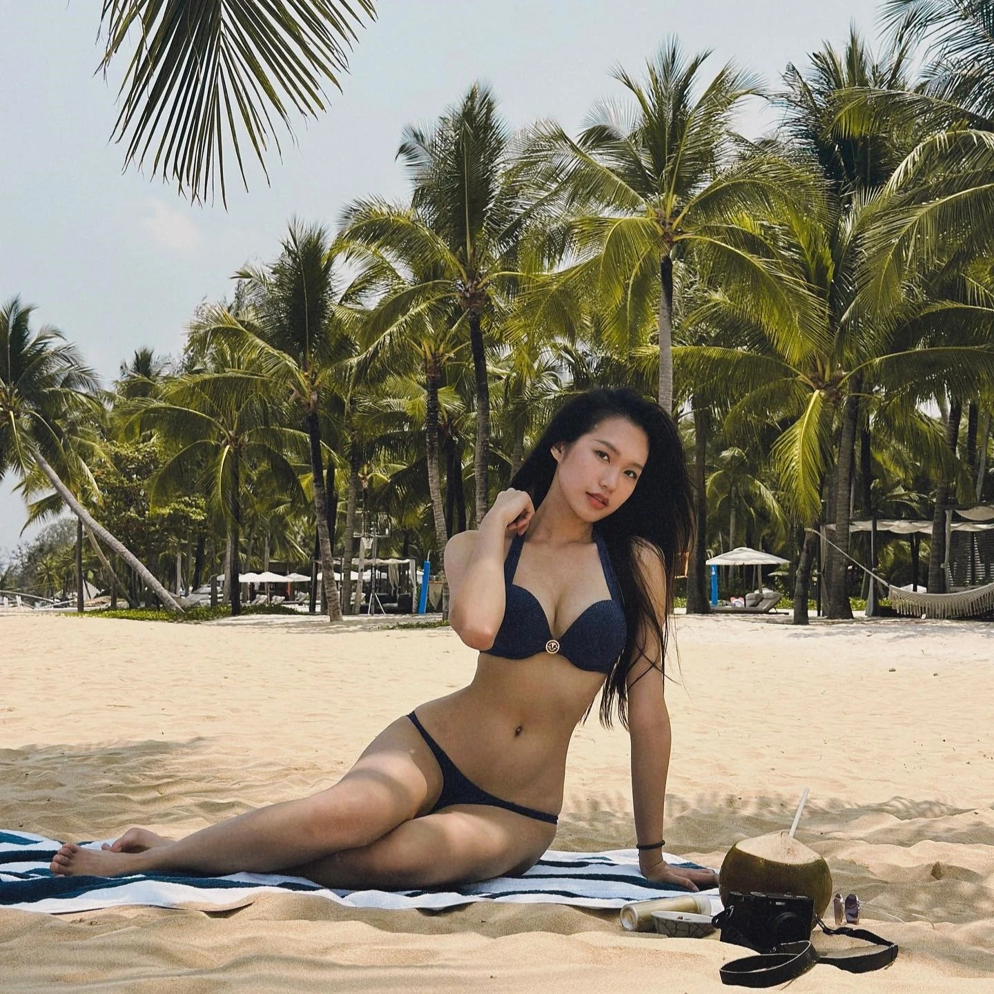 Doãn Hải My "lột xác" phong cách sau sinh - Ongkinh