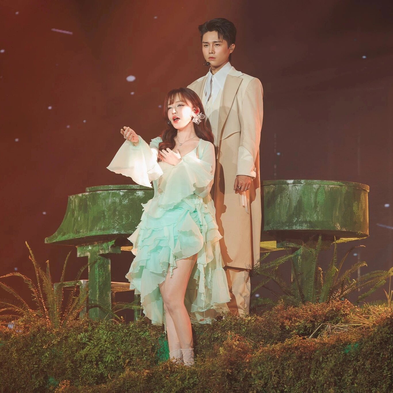 Bích Phương ở tuổi 36 vướng tin đồn kết hôn với đàn em kém 6 tuổi