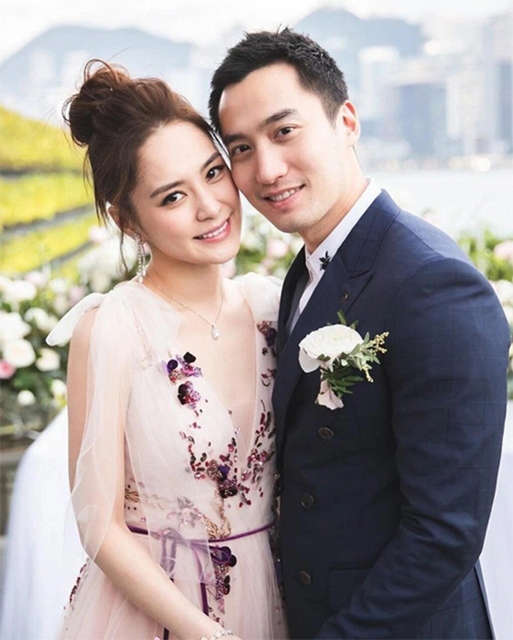 Chung Hân Đồng: Hành trình từ hình tượng bị e ngại đến cuộc sống độc thân viên mãn