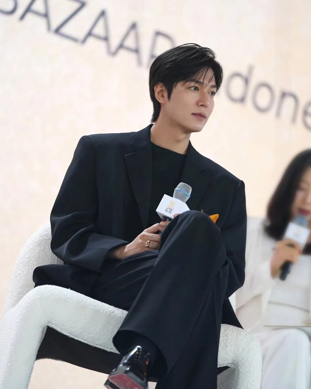 Nhan sắc nổi bật của fan girl Việt khiến Lee Min Ho chú ý đặc biệt tại sự kiện