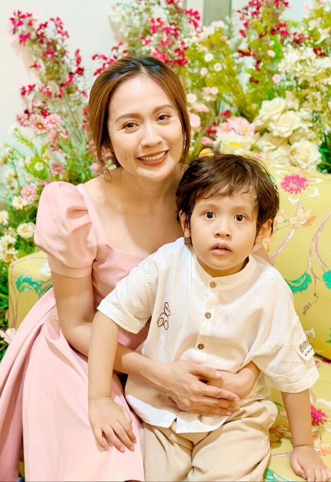 Đức Thịnh – Thanh Thủy tạm gác sự nghiệp, dồn sức chăm sóc con trai mắc chứng tăng động giảm chú ý.