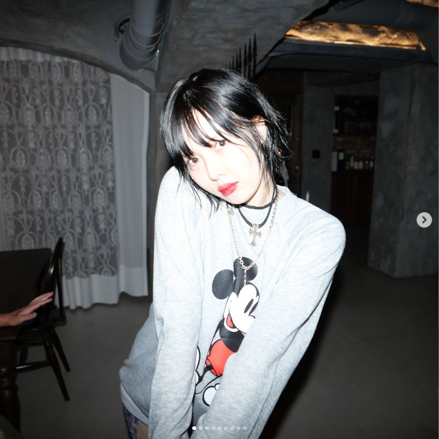 HyunA gây tranh cãi vì ảnh bán khỏa thân - Ongkinh