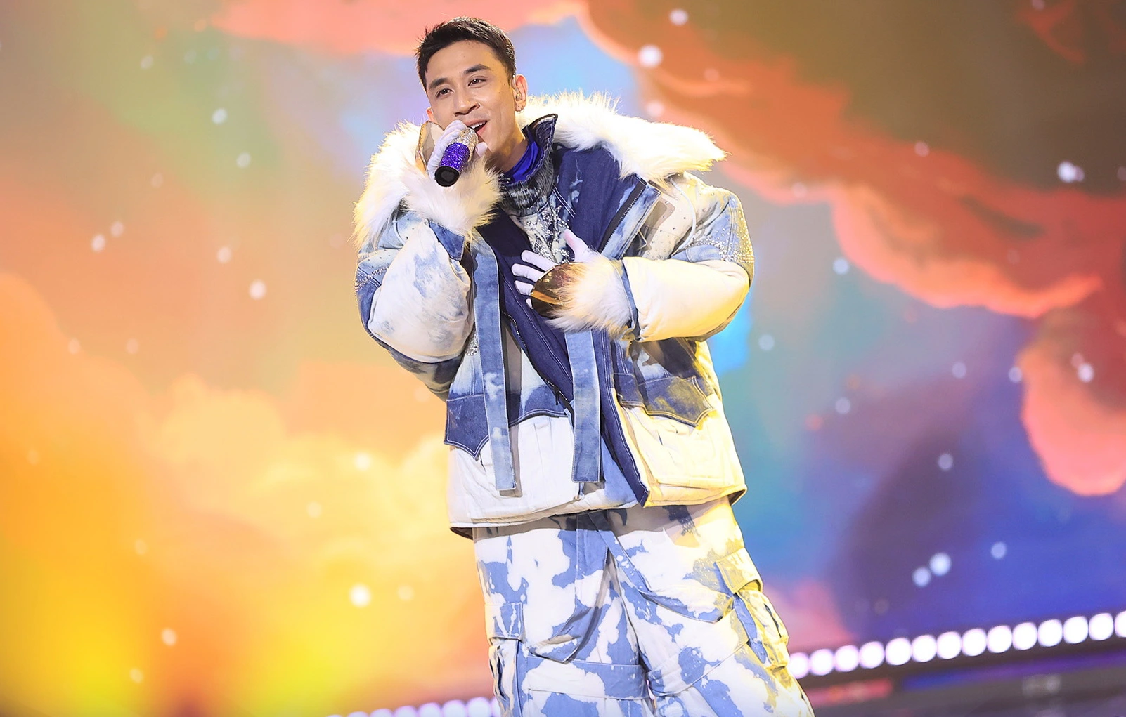 Jack hoãn liveshow "Trạm dừng chân" tại Quảng Ninh - Ongkinh