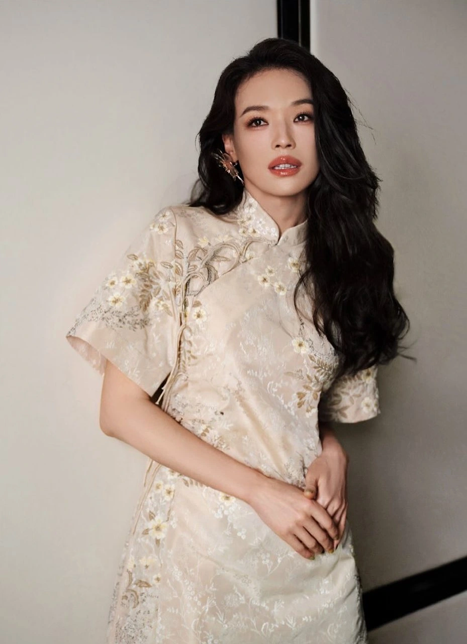 Thư Kỳ gây sốc khi phim đầu tay do cô đạo diễn tranh giải Sư tử vàng tại LHP Venice - Ongkinh
