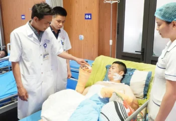 TikToker Hà List bị chém gần đứt rời bàn tay: Ca phẫu thuật vi phẫu 6 giờ thành công - Ongkinh