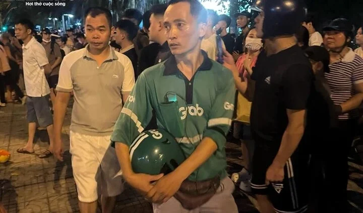 Tài xế Phạm Văn Cương cứu 2 cháu bé vụ tai nạn Dương Nội - Ongkinh