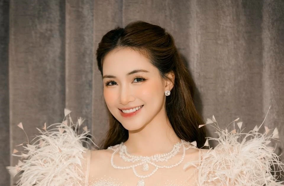 Hòa Minzy ủng hộ 300 triệu giúp bà con Nghệ An bị lũ lụt - Ongkinh