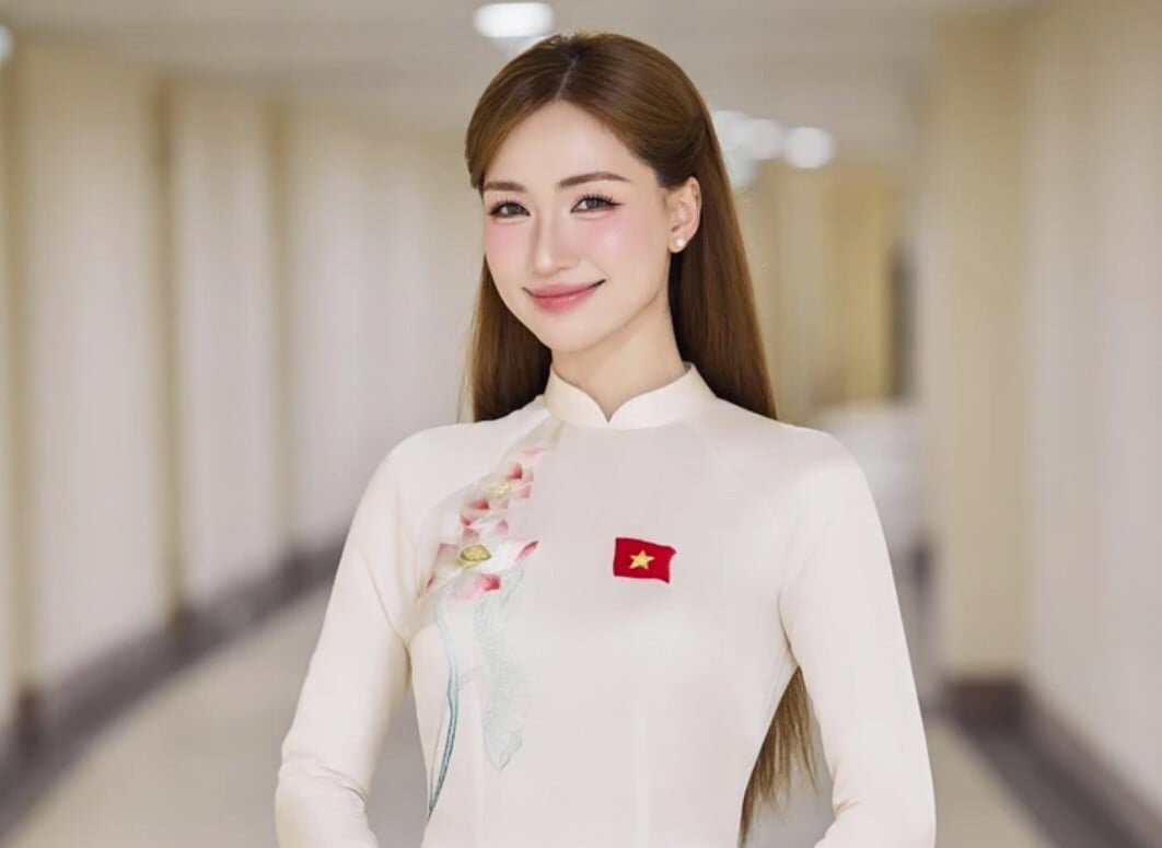 Hai nghệ sĩ Hòa Minzy, Phương Lê quyên góp ủng hộ người dân vùng bão Wipha