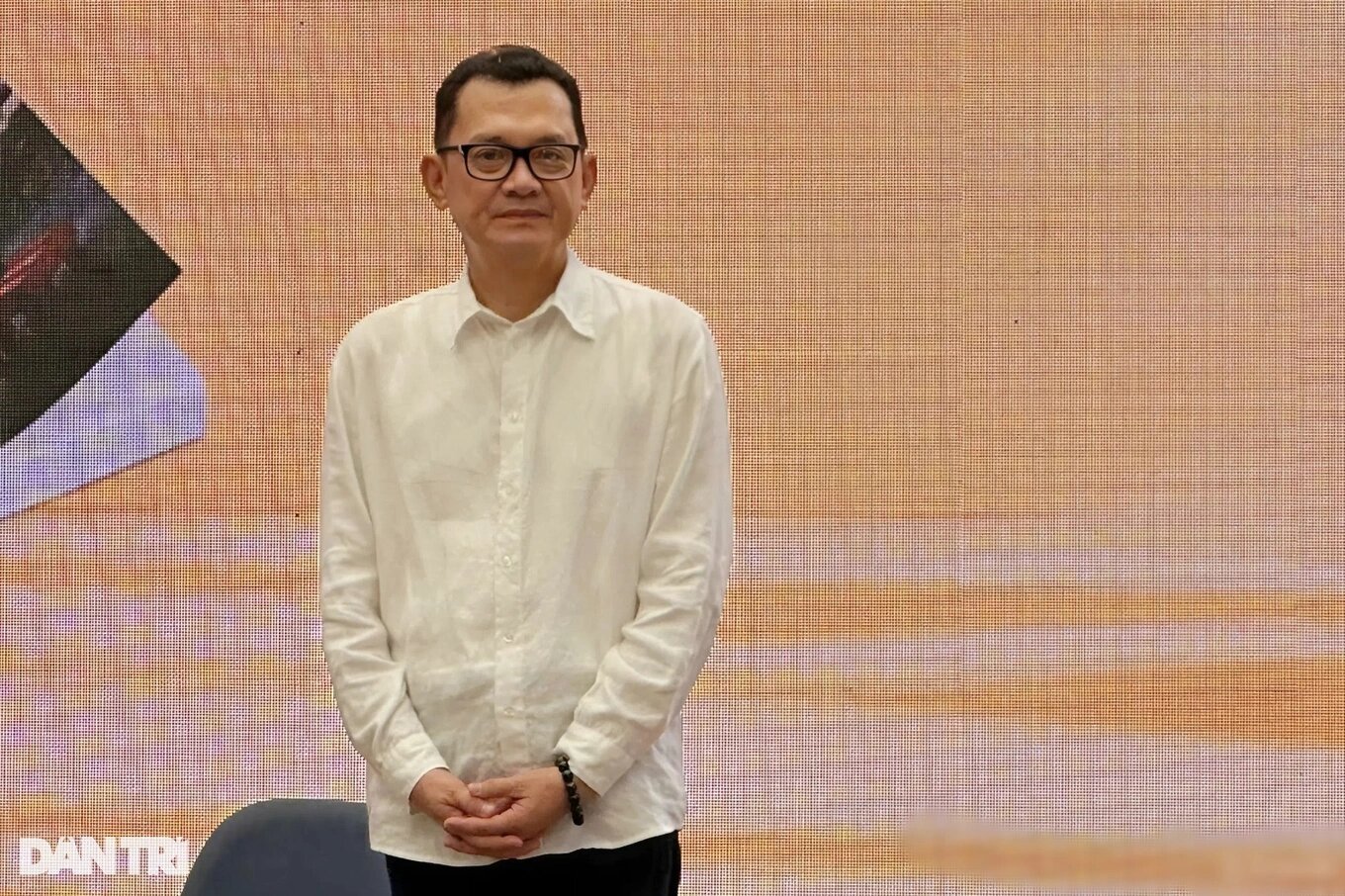 NSƯT Hữu Châu thẳng thắn: “Tôi không dám nhận mình là diễn viên điện ảnh”