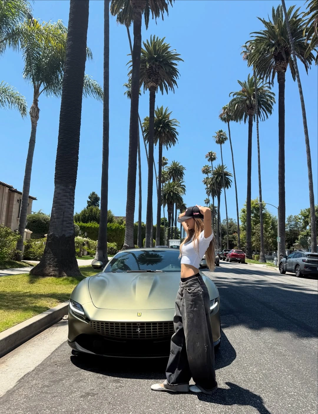 Lisa (BLACKPINK) gây sốt với dàn siêu xe hơn 76 tỷ đồng - Ongkinh 