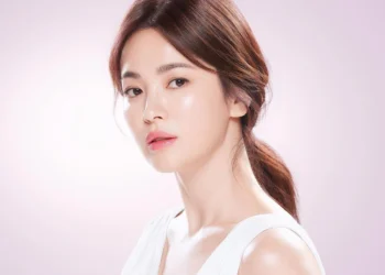 Song Hye Kyo "lột xác" với tóc wolfcut cá tính - Ongkinh