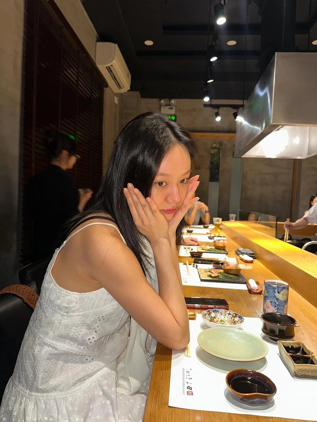 Hyeri – mỹ nhân “Reply 1988” – rảo bước khám phá Sài Gòn