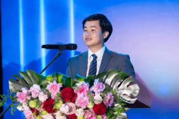 BTC Hoa hậu Sinh viên VN giải đáp thắc mắc về việc chọn mentor "không có bằng đại học"
