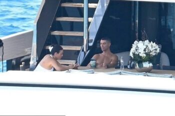 Ronaldo nghỉ dưỡng tại Tây Ban Nha sau quyết định gây tranh cãi-ongkinh