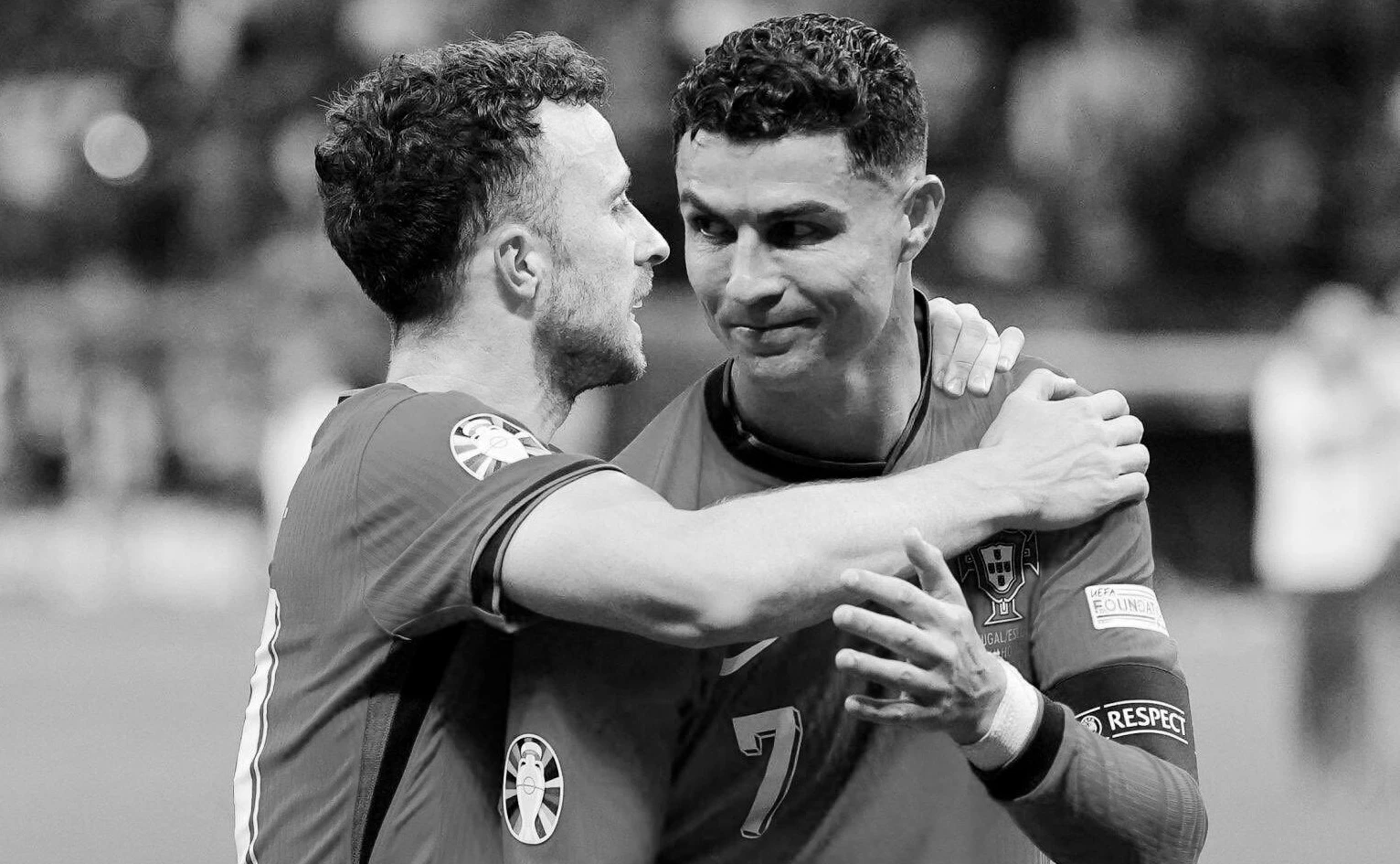 Ronaldo gây tranh cãi vì không dự tang lễ Jota-gamelade