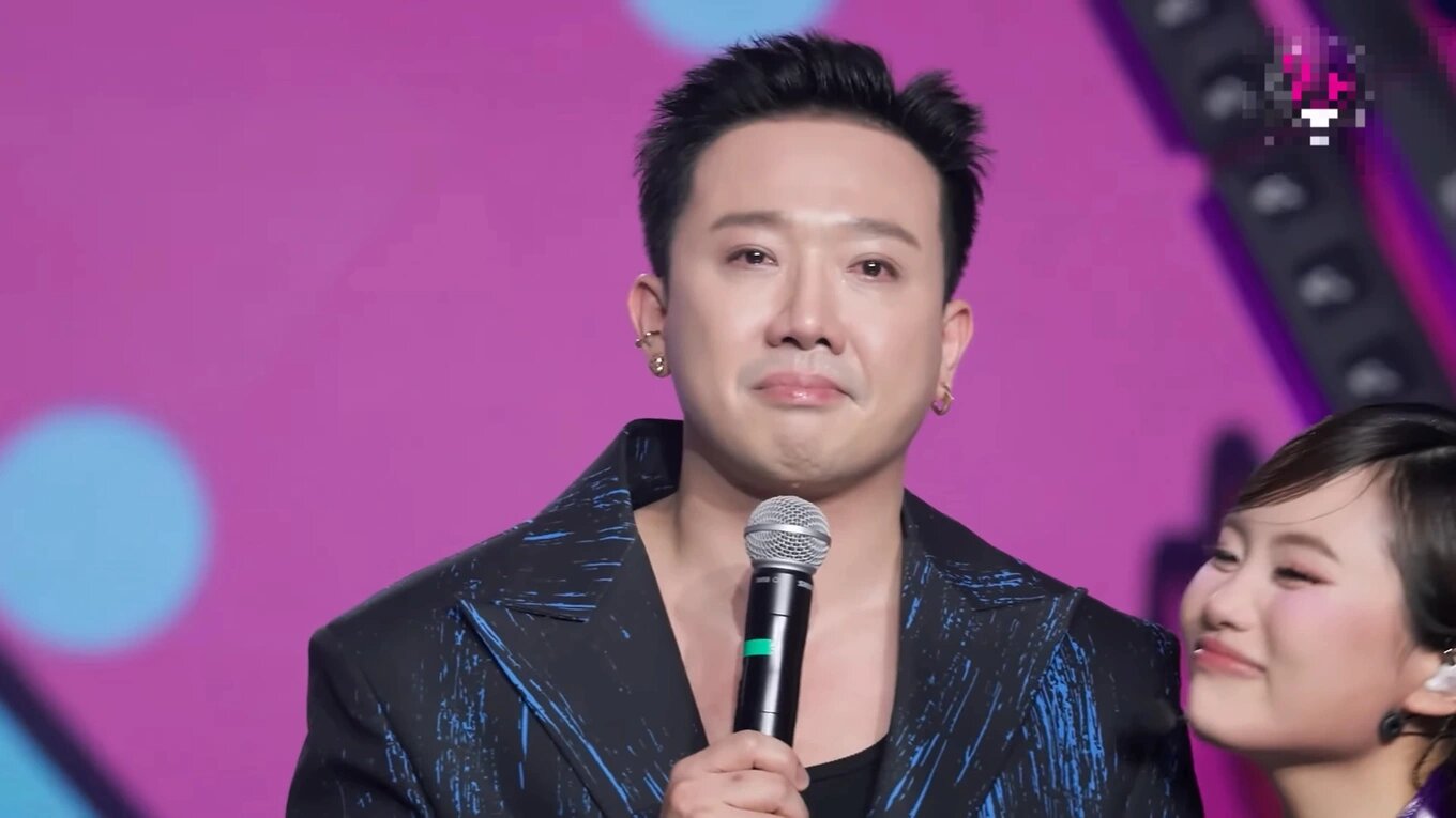 Trấn Thành lại khóc