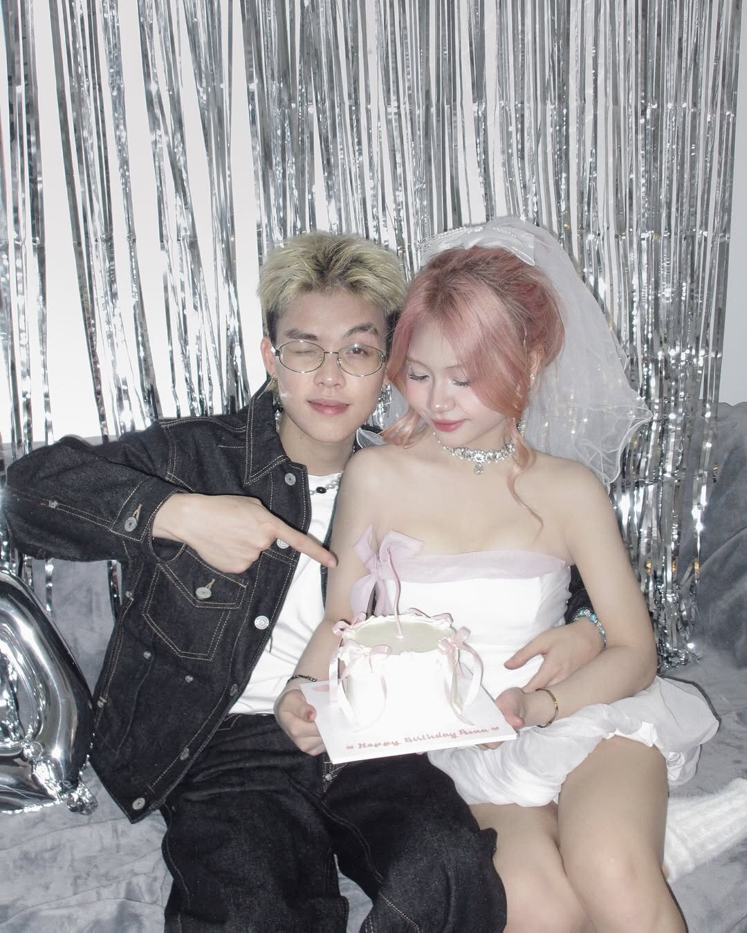 Dangrangto bị tố ngoại tình với fan girl