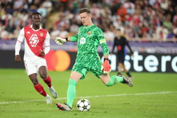 Ter Stegen cắt đức quan hệ với Barca-ongkinh