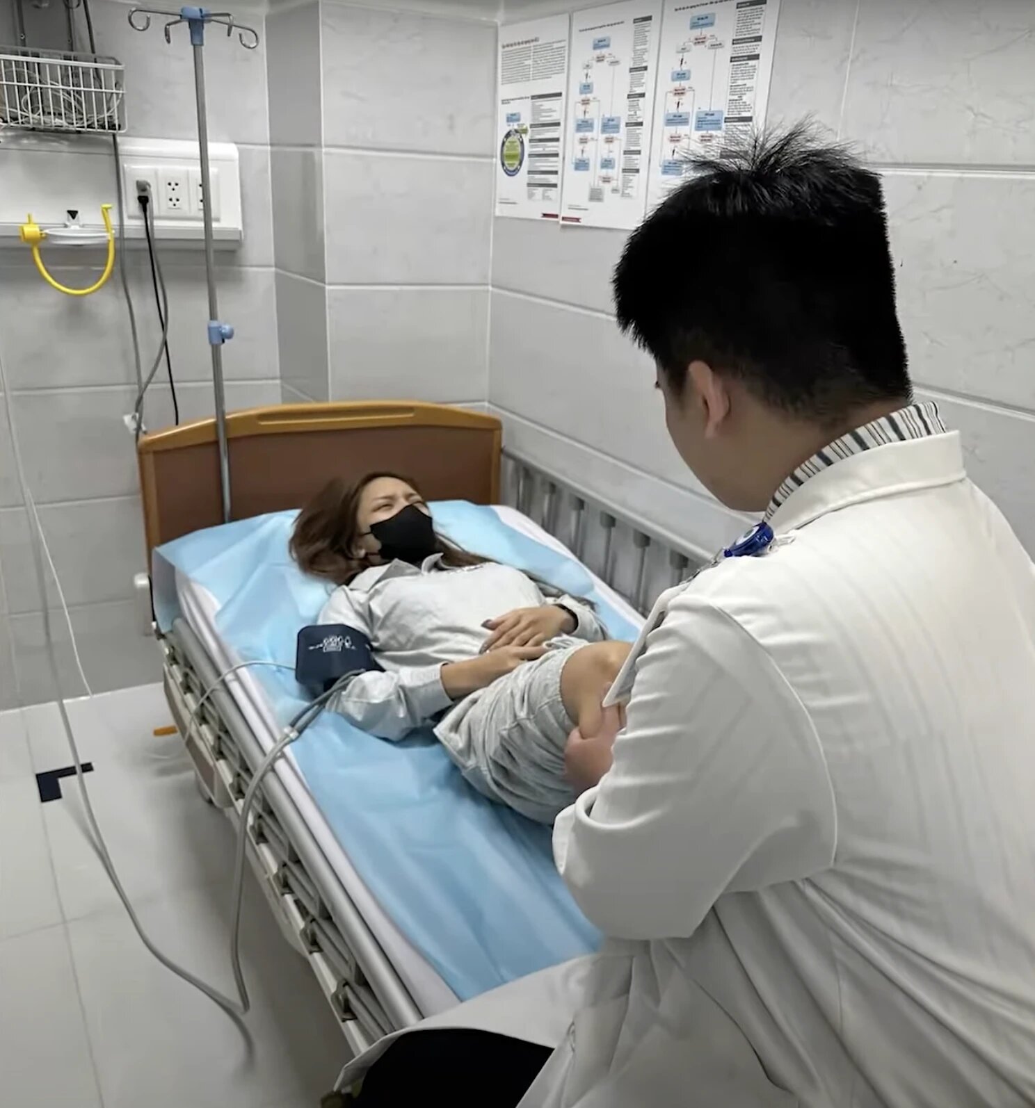 Tập 7 Em Xinh Say Hi: Sao nữ nhập viện gấp, ngồi xe lăn lên sân khấu bật khóc nghẹn ngào