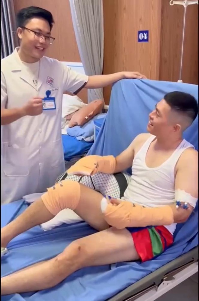 TikToker Hà List bị chém gần đứt rời bàn tay: Ca phẫu thuật vi phẫu 6 giờ thành công - Ongkinh