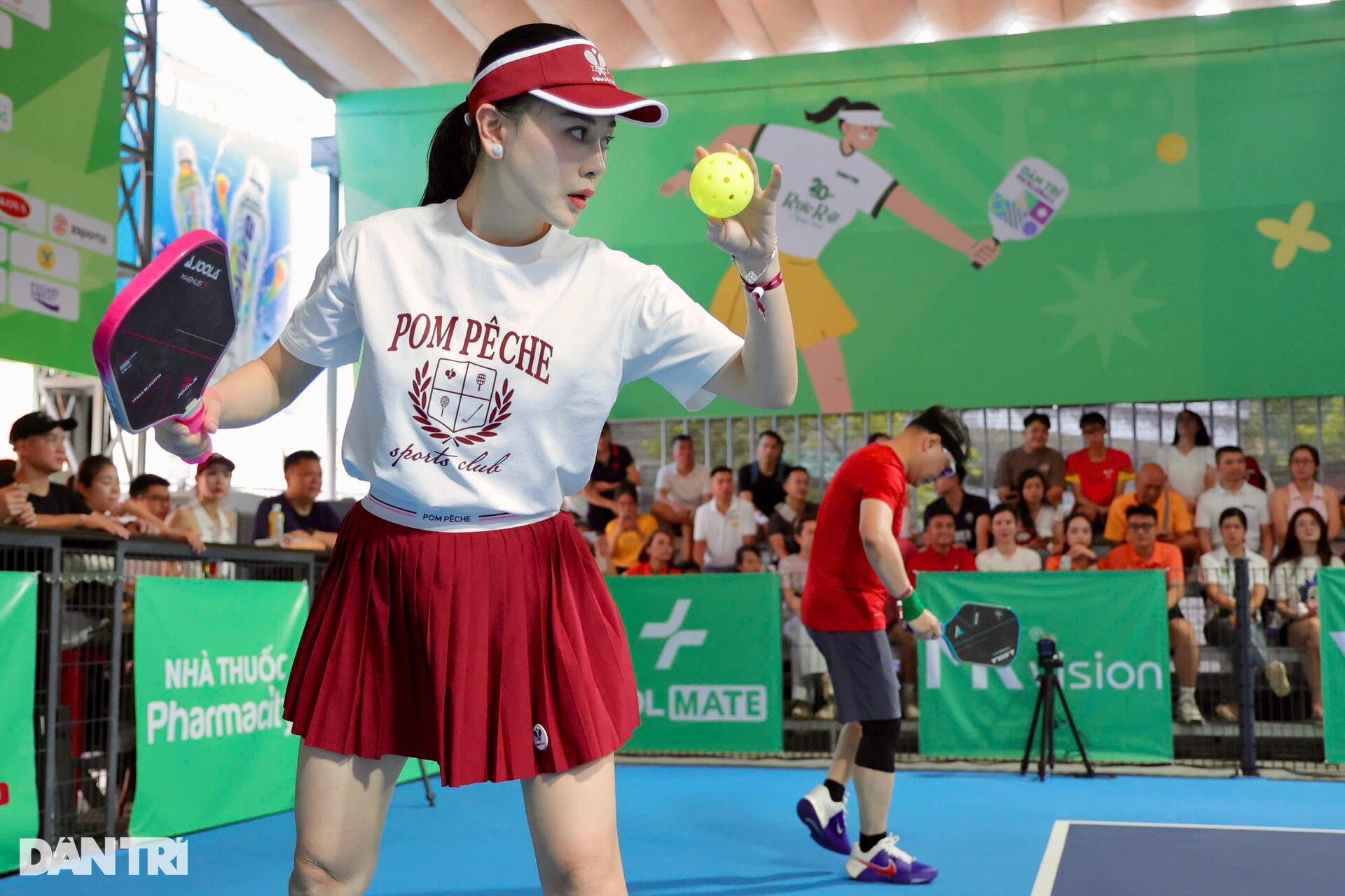 Trận đấu thú vị giữa Tú Anh và Phương Oanh trên sân pickleball gây chú ý