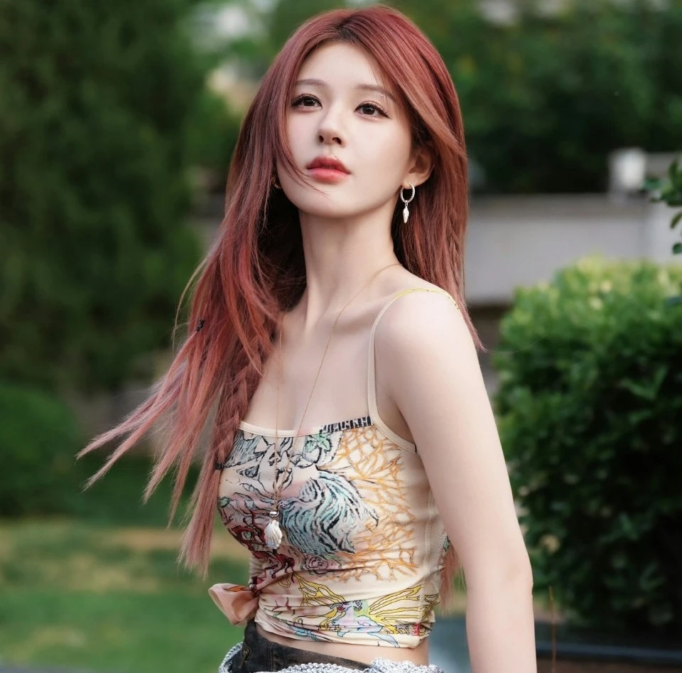Triệu Lộ Tư tiết lộ thêm thông tin gây sốc
