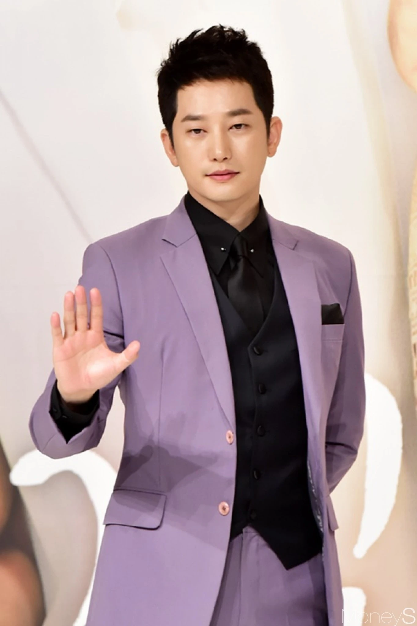 Nam diễn viên Park Si Hoo bị tố môi giới mại dâm - Ongkinh