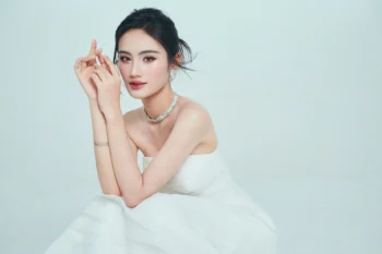 Hoa hậu Ý Nhi lên đường sang Úc du học-ongkinh