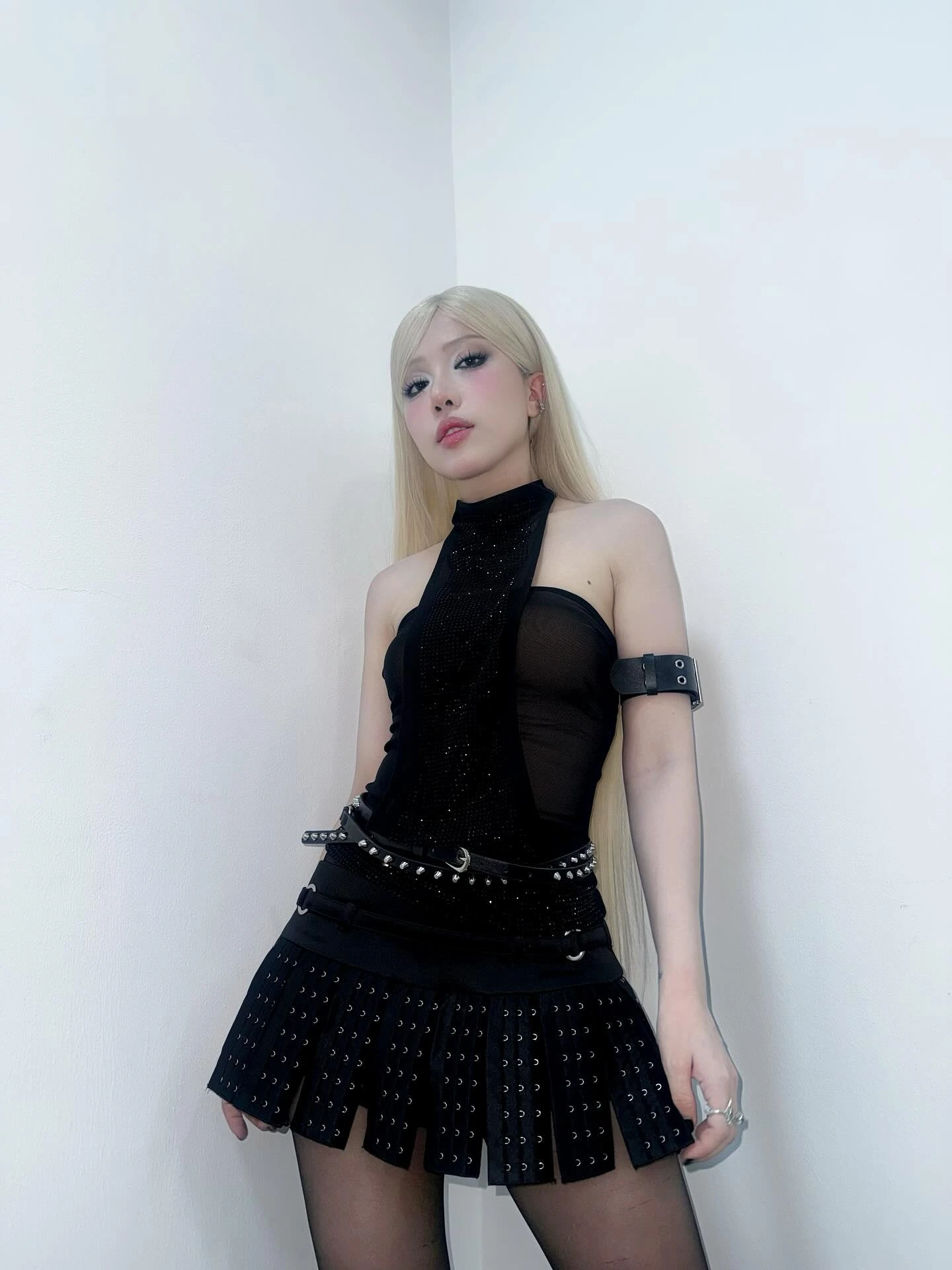 Phùng Khánh Linh bất ngờ ra single "Tâm sự với đêm một mình" lúc nửa đêm - Ongkinh
