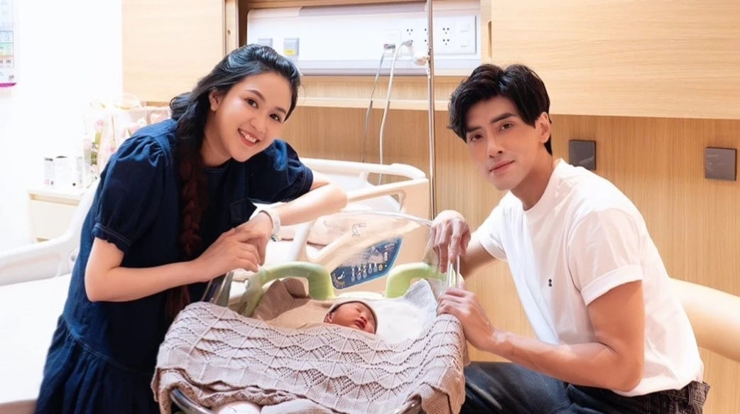 Phương Hằng và Anh Tâm đón con gái đầu lòng - Ongkinh