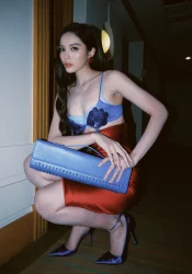 Kỳ Duyên gây chú ý với trang phục độc lạ-ongkinh