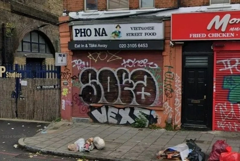 Nhà hàng Việt Nam ở London gây chấn động vì giấu thịt chó trong tủ đông-ongkinh