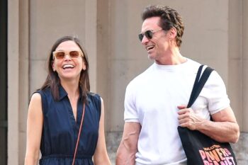 Hugh Jackman và Sutton Foster công khai tình cảm sau ly hôn-gamelade