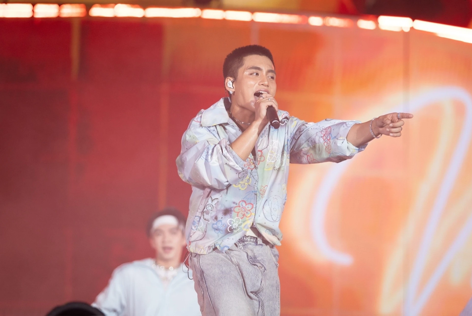V Fest - Thanh xuân rực rỡ" bùng nổ tại Hà Nội: Đại nhạc hội quy tụ dàn sao "khủng" 