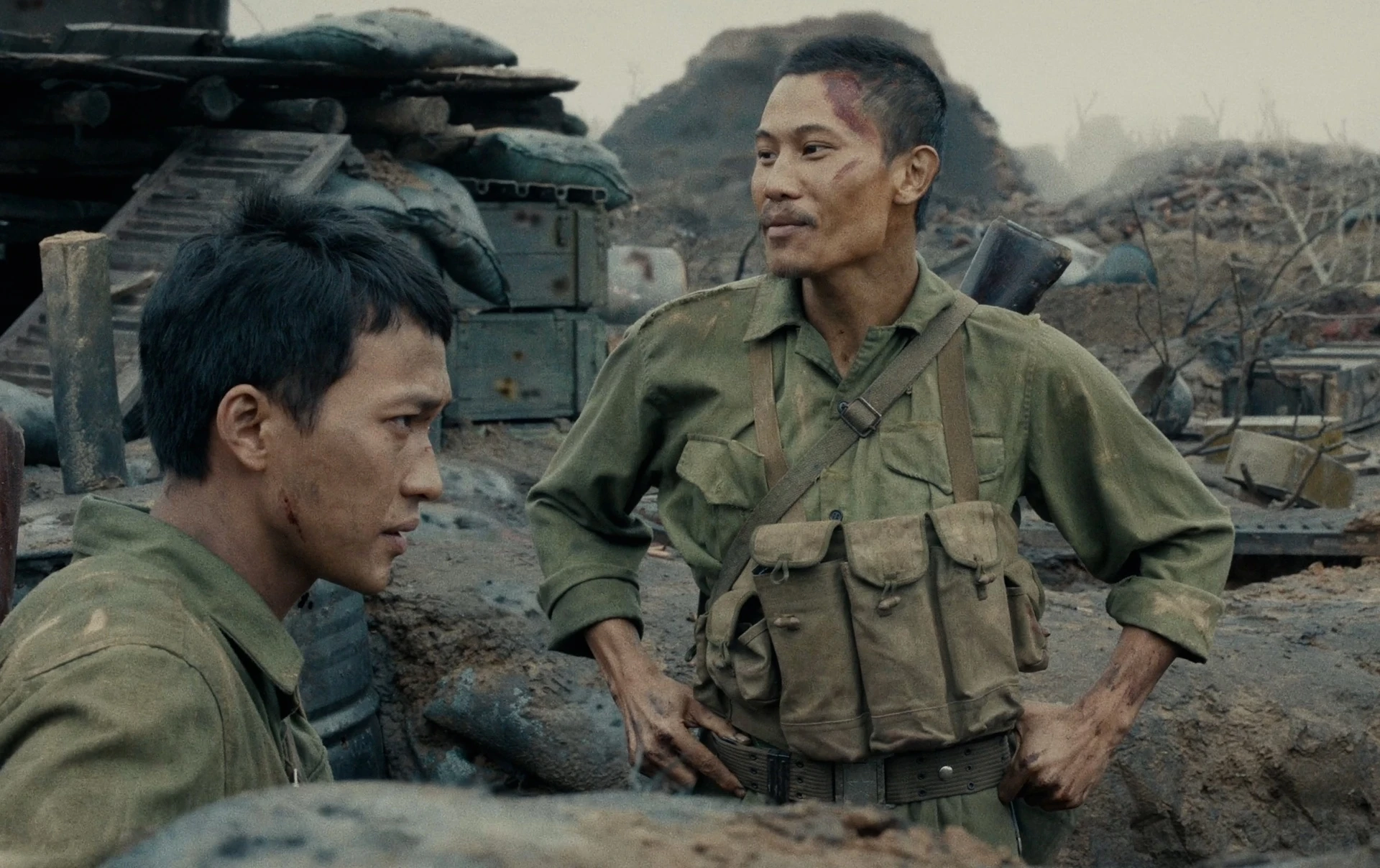 Phim "Mưa đỏ" gây sốt phòng vé - Ongkinh
