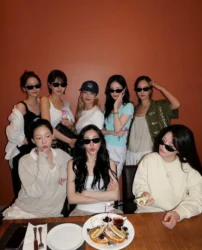 SNSD tái hợp đầy đủ 8 thành viên cũ