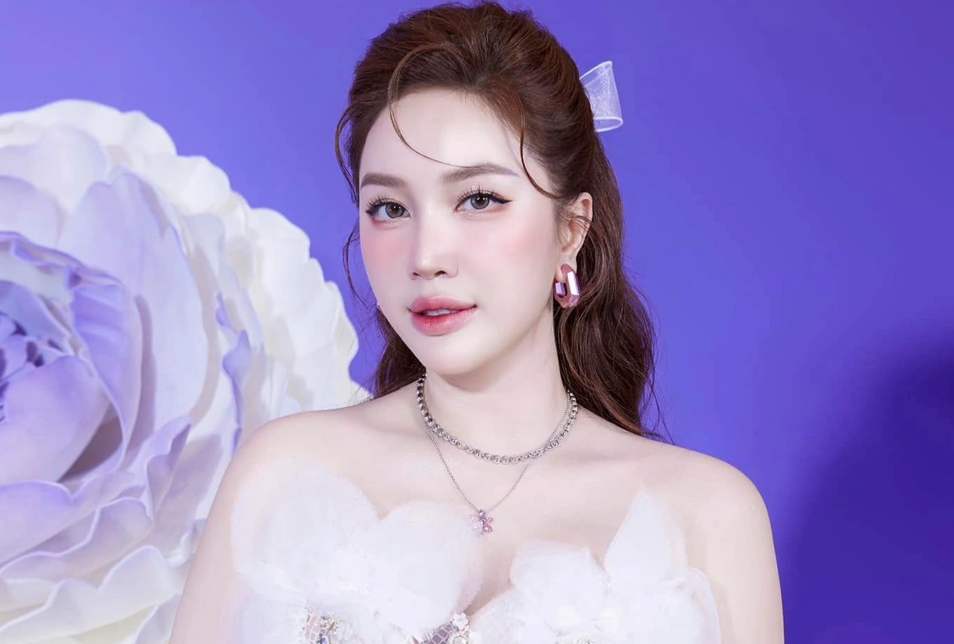 "Công chúa bong bóng" Bảo Thy khoe body nóng bỏng ở tuổi 37 - Ongkinh