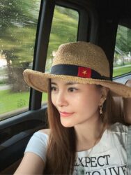 Diễn viên Kim Oanh để lộ chiếc cằm lạ hậu "dao kéo"